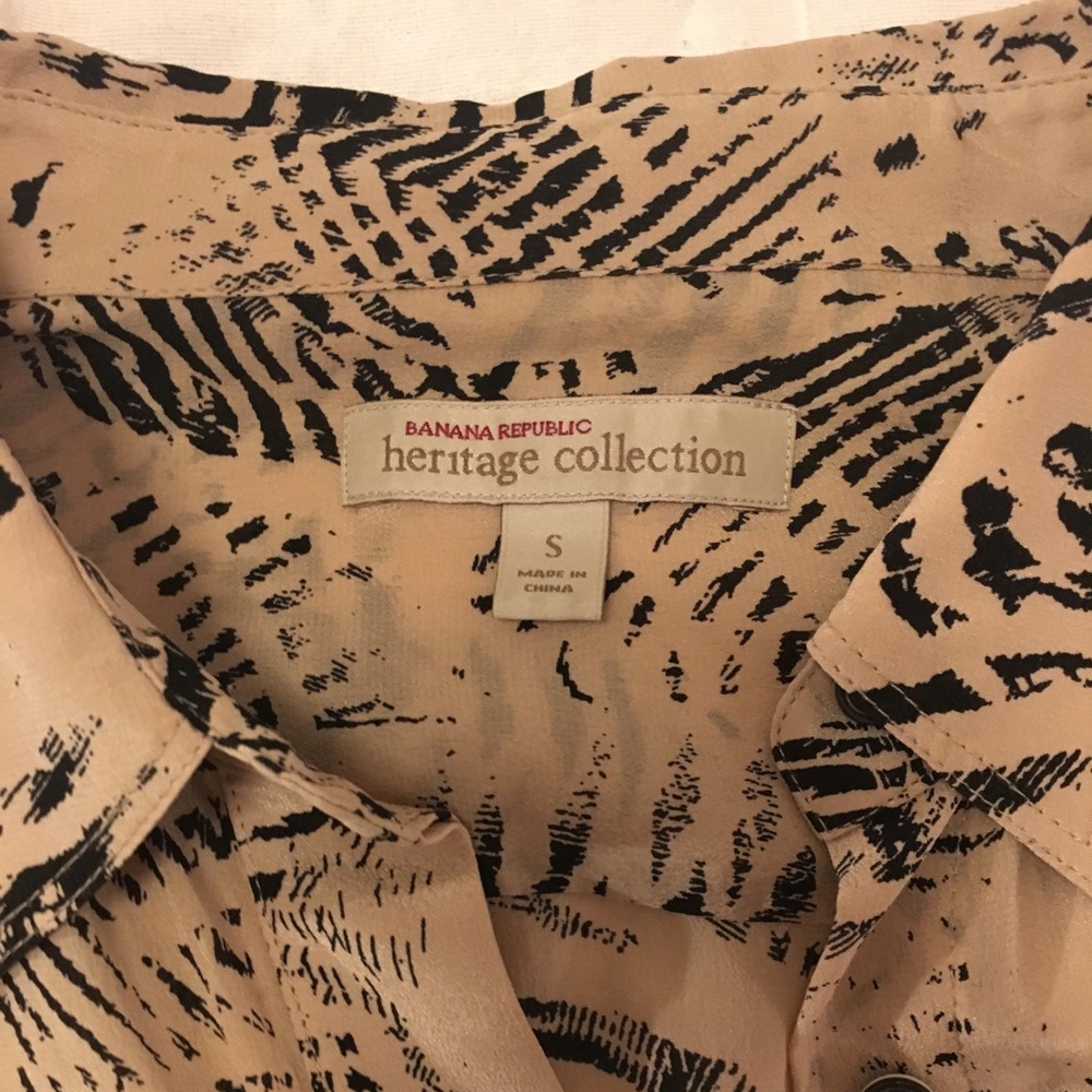Banana Republic Silk button up - Picture 5 of 6